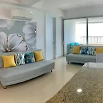 2 Bedroom Beachfront Apartment 2P1-Al2 With Pool And Wifi