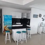 2 Bedroom Beachfront Apartment 2P1-Al2 With Pool And Wifi