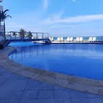 2 Bedroom Beachfront Apartment 2P1-Al2 With Pool And Wifi